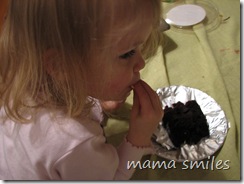 emma decorates (eats) her cake