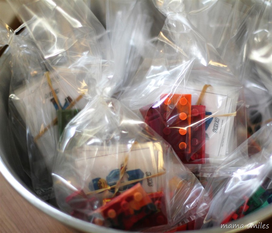 LEGO themed birthday party favors from mamasmiles.com
