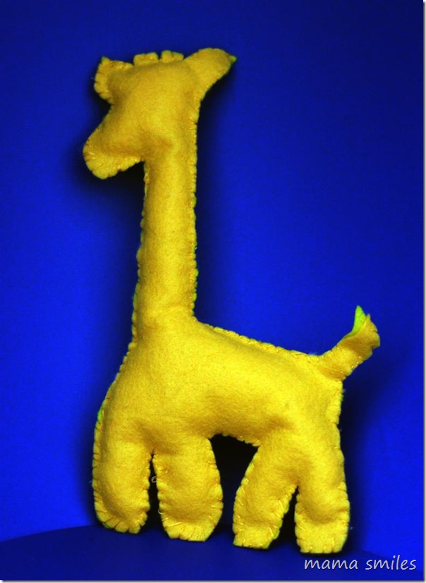 giraffe stuffie with free pattern - fun for kids to sew