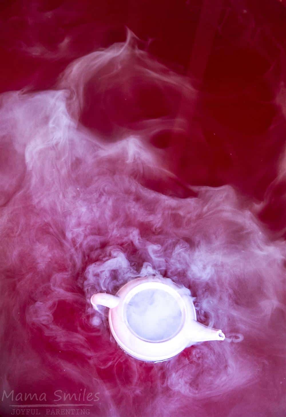 Simple ways to introduce kids to the scientific phenomenon of dry ice.