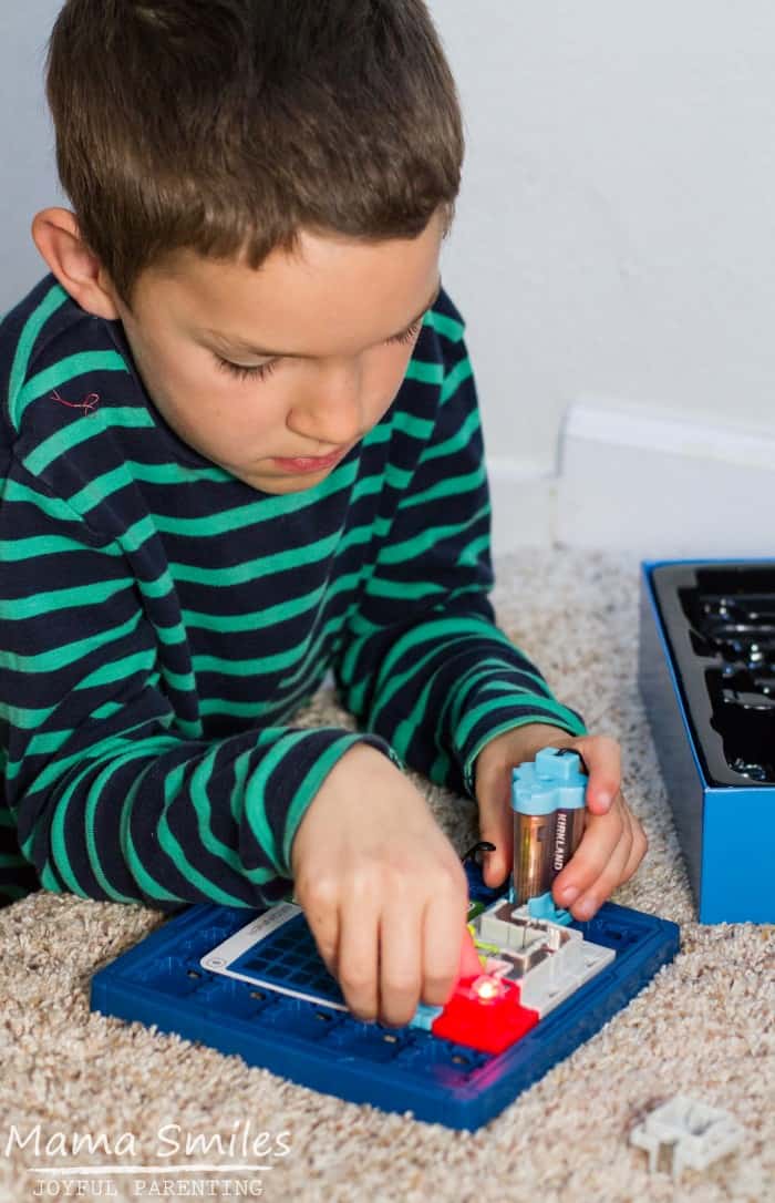 Teach kids how to build working circuits with Circuit Maze