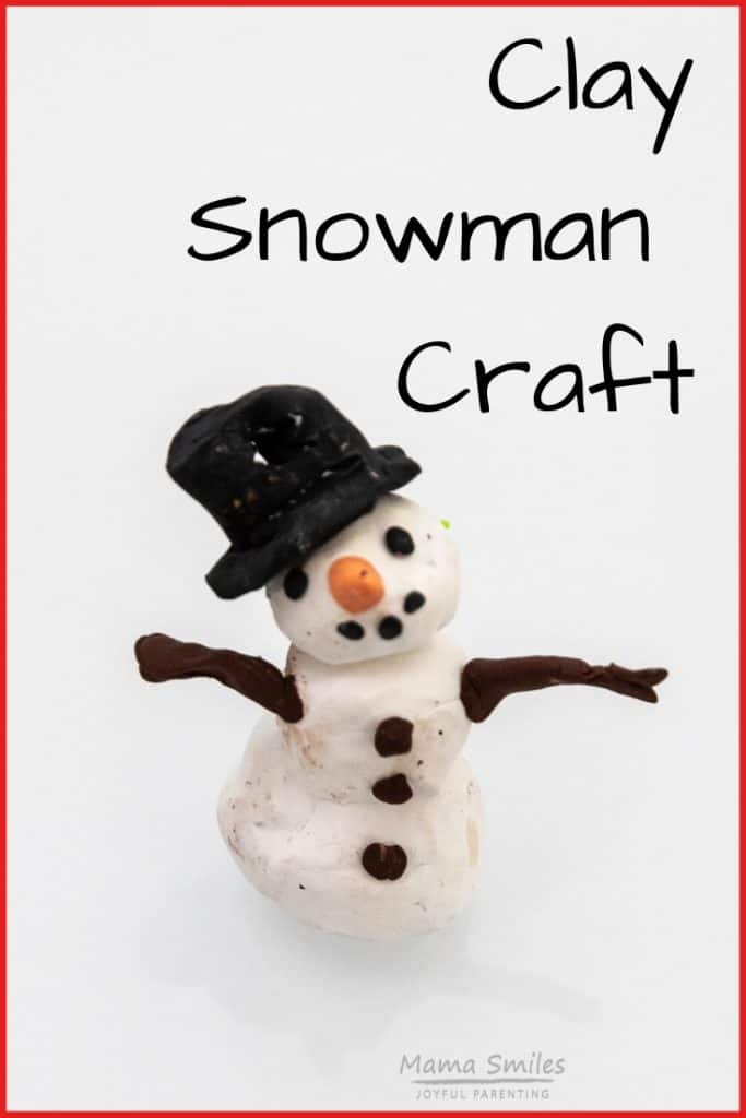 Adorable polymer clay snowman ornaments to go on your tree or simply cheer up the house this winter. #polymerclay #kidsactivities #wintercraft #snowman