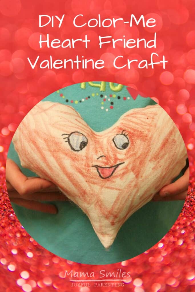 Cute Color-me heart valentines to sew with for for the kids this Valentine's Day. A sweet Valentine's Day sewing project. #valentinesday #kidsactivities #tosew #tosewwithkids #tosewforkids #tutorial #sewing #sewasoftie
