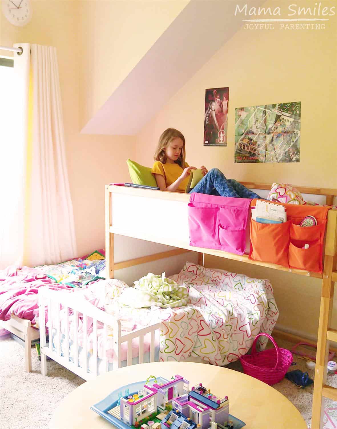 Shared sibling room: creating a space for each child. Love how this family makes small space living work for them!