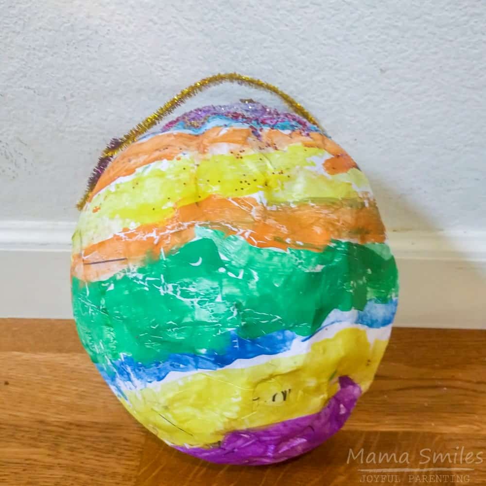 Easy paper mache project for kids: make a planet