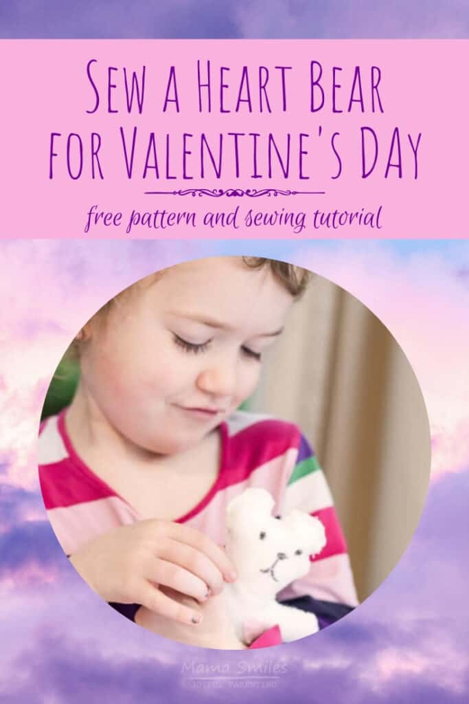 These little felt heart bears are easy to sew. The make the perfect DIY Valentine's Day gift! Post includes tutorial and a free pattern. #ValentinesDay #sewasoftie #felt #tutorial